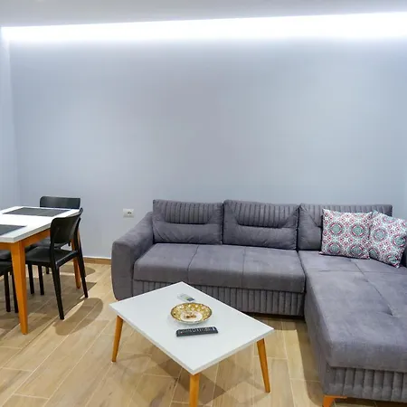 Apartamento Gjoka